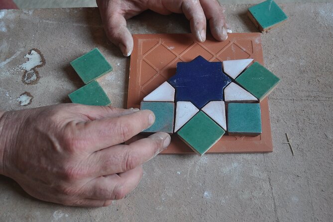 2 hours Craft workshop "The Alhambra with your hands" - Arabic decoration basics, taught in a way you can use