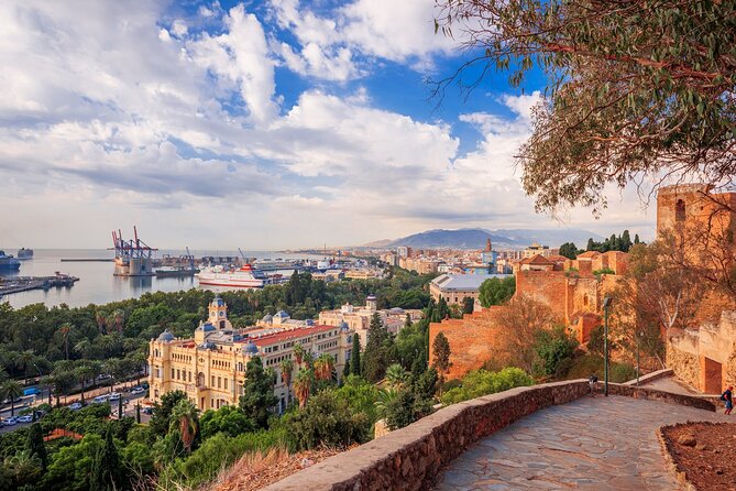 3 Hours Private Guided Tour in Spain with skip the line access - Stop 2: Alcazaba (about 35 minutes) for fortress views and perspective