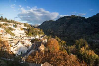 4 neighborhoods 4 cultures. Half day private tour in Granada - Starting at Plaza de Bib-Rambla, ending by the Alhambra footpath