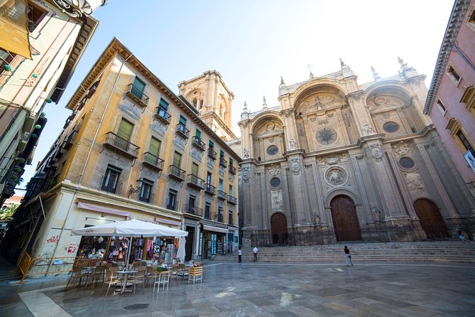 4 neighborhoods 4 cultures. Half day private tour in Granada - Casa Museo Max Moreau and Granada’s Carmen-style homes