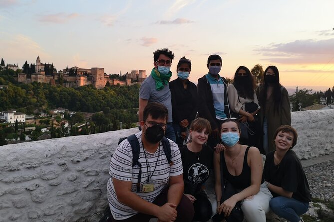 Albaicín and Sacromonte Sunset tour + Flamenco show - Granada flamenco show: included tickets, plus your drink