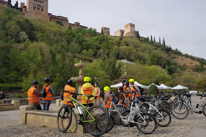 Albayzin and Sacromonte Electric Bike Tour in Granada - Meet at Explorer Granada and get your bearings quickly