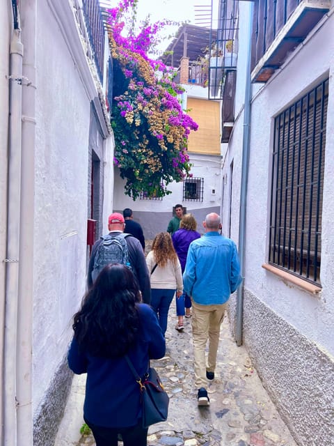 Albayzín: Granada's Albayzín Tour with Food Tasting - The route, step by step: Plaza Nueva, San Gregorio, and the viewpoints