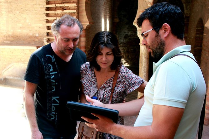 Alhambra and Nasrid Palaces Private Sensory Tour - Meeting point and what to bring for a smooth Alhambra entry