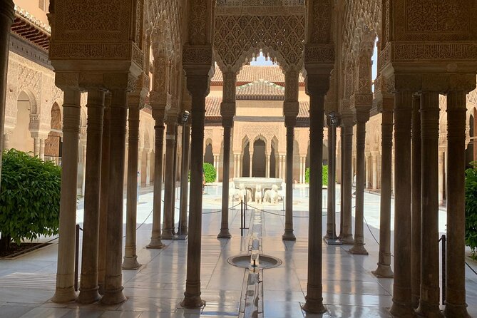 Alhambra: Complete Guided Tour with Nasrid Palaces Tickets - Stop 3: Alcazaba walls and military palace views (20 minutes)