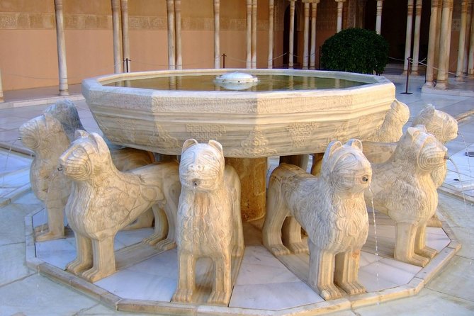 Alhambra daytime visit (8 people) - Key highlights