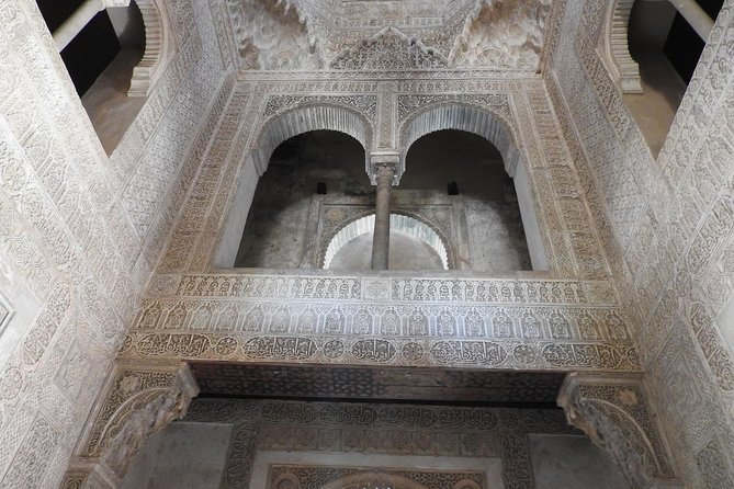Alhambra daytime visit (8 people) - Meeting Point in Granada: Plan for Smooth Start Time