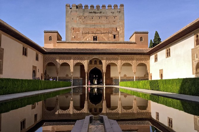 Alhambra & Generalife: Exclusive 3-Hour Private Tour with Tickets Included - Stop 2: Nasrid Palaces (Mexuar, Comares, and the Palace of the Lions)