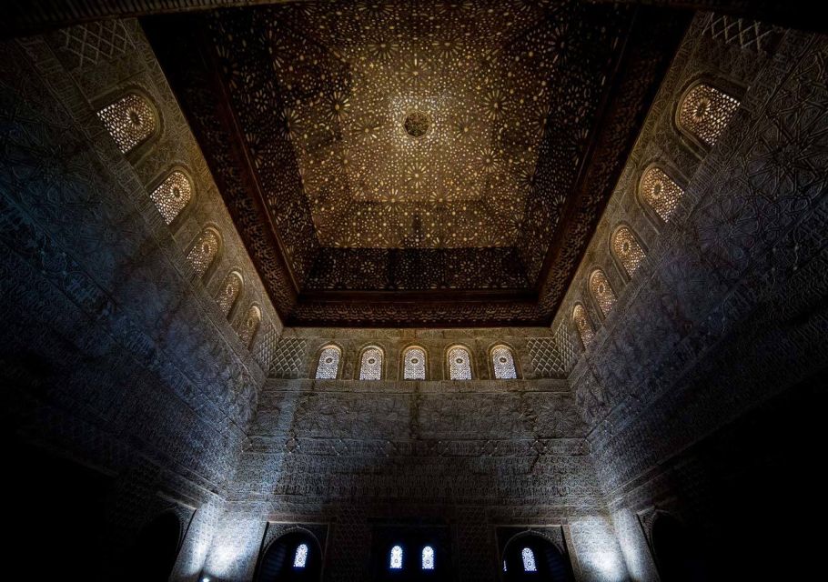 Alhambra & Generalife: Exclusive 3 hours Private Tour - The 3-Hour Private Format: Best for Timing and Focus
