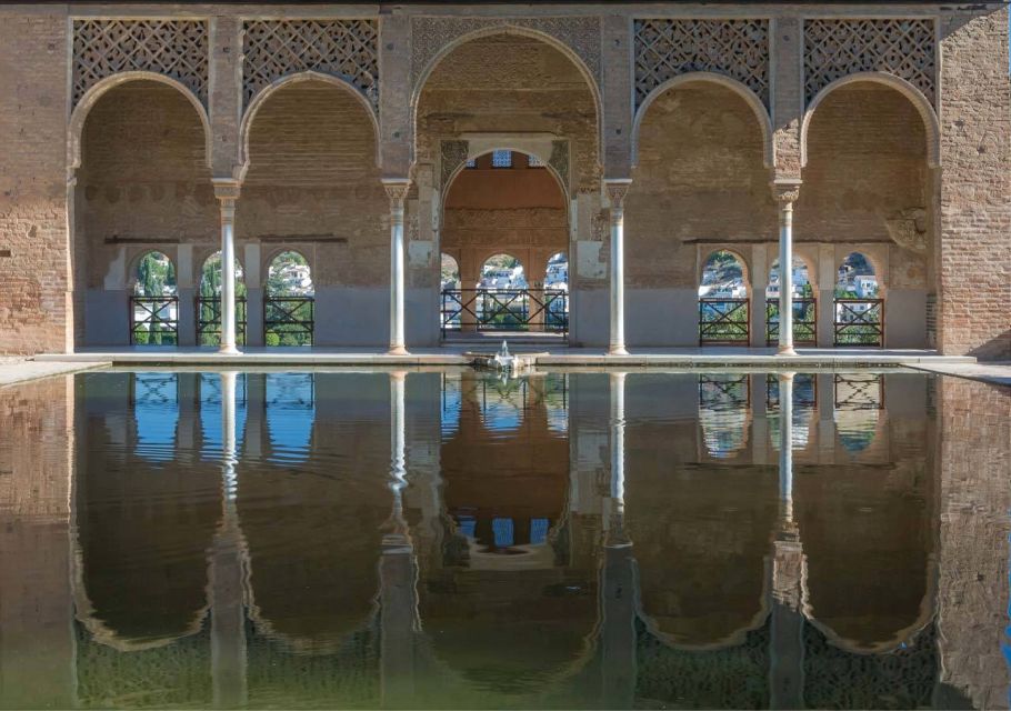 Alhambra & Generalife: Exclusive 3 hours Private Tour - Price and Value: What $198 Per Person Buys You