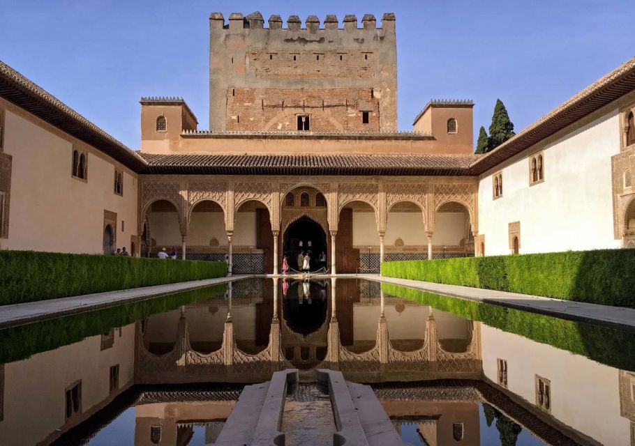 Alhambra & Generalife: Exclusive 3 hours Private Tour - What to Bring (and What to Leave at Home)