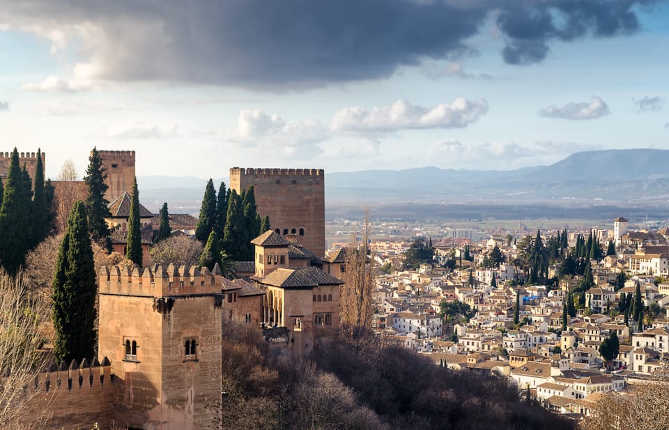 Alhambra & Nasrid Palace: Private Tour with Tickets - Alcazaba: the military zone that adds real texture