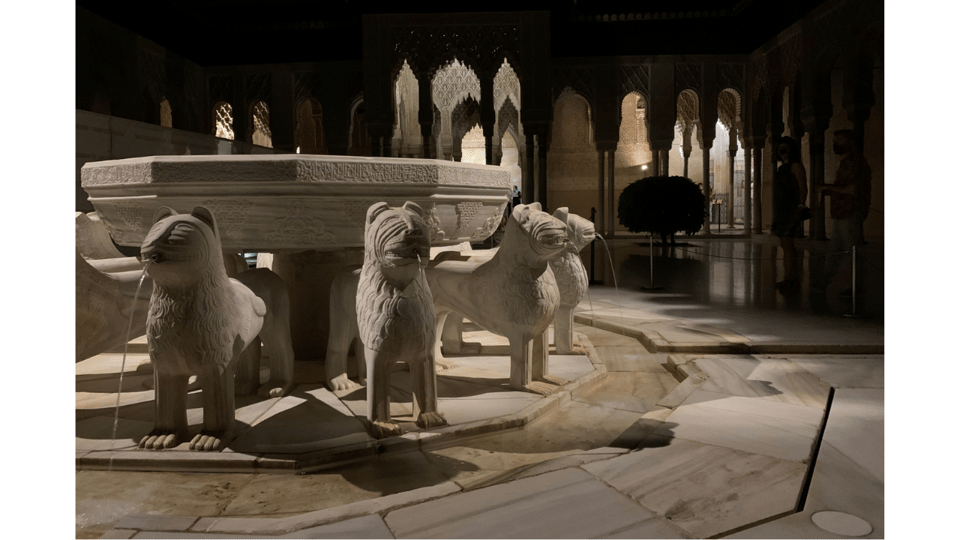 Alhambra: Nasrid Palaces Guided Night Tour without tickets - Exterior fortress walls: the best warm-up for understanding the palace layout