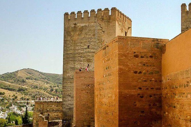 Alhambra Private Tour: Nasrid Palaces, Alcazaba and Generalife - What to wear and expect on steep Alhambra paths