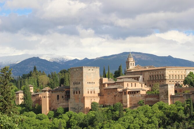 Alhambra private tour with tickets - Key highlights worth your attention