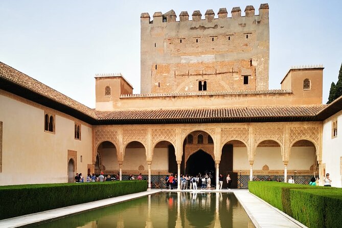 Alhambra Private Tour with Tickets to the Nasrid Palaces - Key things to know before you go