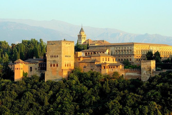 Alhambra Skip-the-Line Guided Tour - Meeting at Paseo del Generalife: your day starts calmly