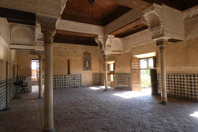 Alhambra Skip the Line Premium Guided Tour - Palacio El Partal: The Quick Stop That Can Still Pay Off