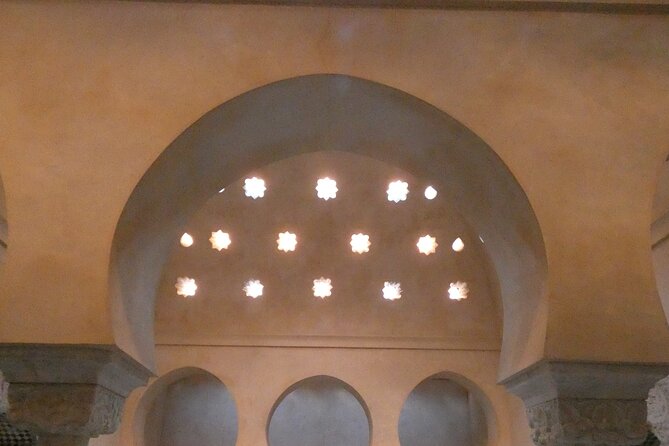 Alhambra Skip the Line Premium Guided Tour - Nasrid Palaces: Where the Alhambra Makes Its Point