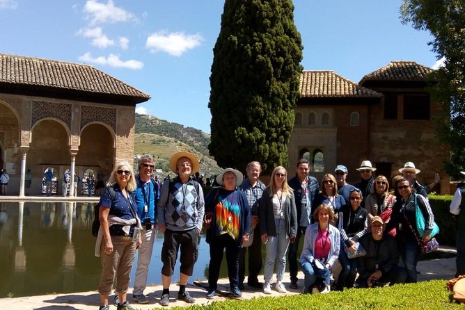 Alhambra Tour :Generalife Gardens ,Palaces and towers.Skiptheline - Generalife Gardens and Palace: the best “warm-up” stop