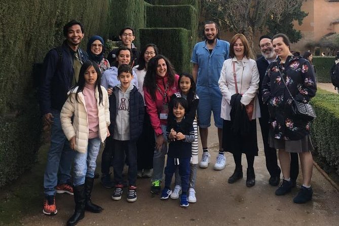 Alhambra Tour & ticket: Nasrid Palaces, Alcazaba & Generalife - Nasrid Palaces, Alcazaba, and Generalife: How the Tour Moves