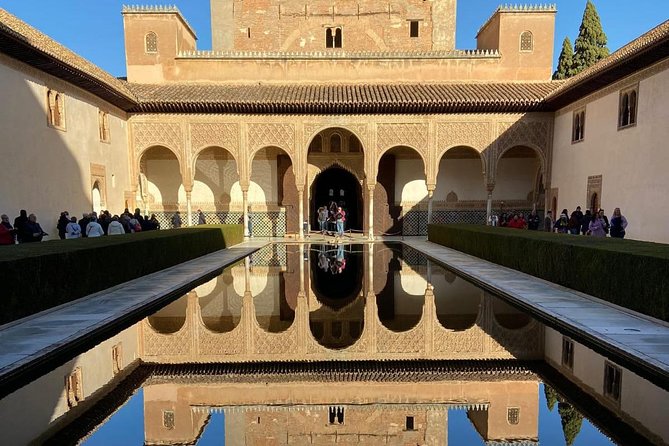 Alhambra Tour & ticket: Nasrid Palaces, Alcazaba & Generalife - Alcazaba First Look: Fortified Feel and Easy Orientation