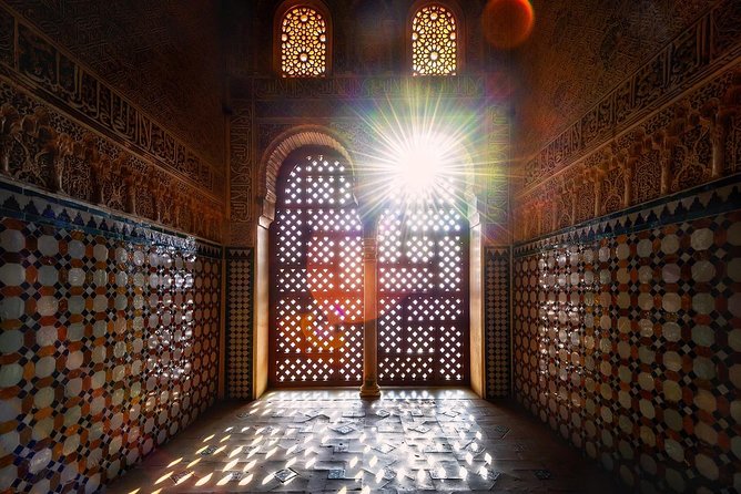 Alhambra Tour & ticket: Nasrid Palaces, Alcazaba & Generalife - Small Group Pace Plus Radio Guide: Comfort, Noise, and Heat Reality