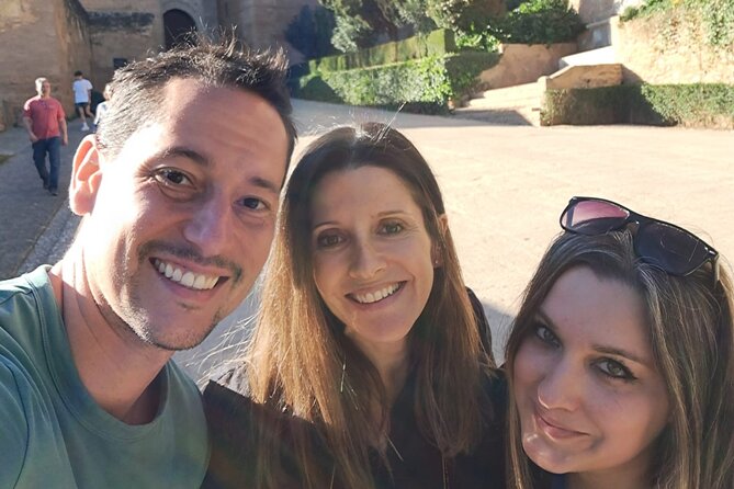 Alhambra Unique Experience: Private visit with official guide - A private, official-guided Alhambra plan that saves your brain
