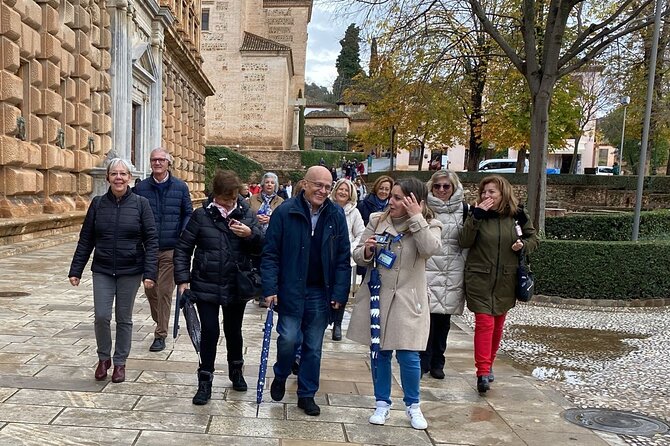 Alhambra Unique Experience: Private visit with official guide - Stop-by-stop: Nasrid Palaces, Carlos V Palace, Alcazaba, Generalife