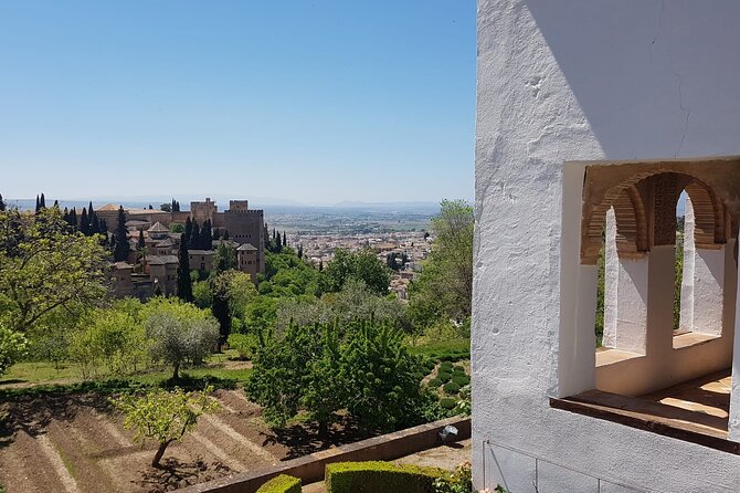 Alhambra Unique Experience: Private visit with official guide - Walking, pacing, and audio equipment: how to set expectations