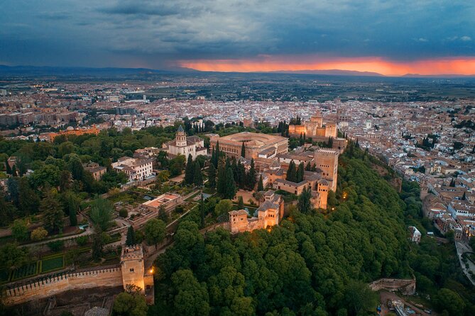 Alhambra with Nazaries Palaces Private Tour - Which kind of traveler gets the most out of this tour