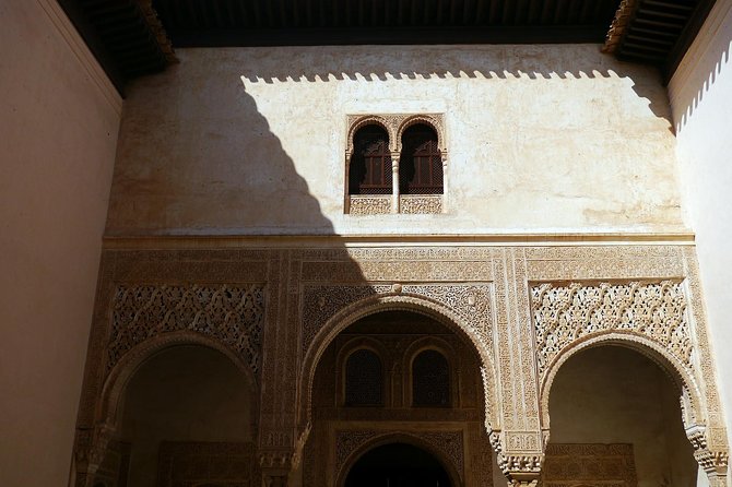 Alhambra&Generalife, Albaicín & Sacromonte Private Tour - Generalife Gardens and the Rhythm of Water
