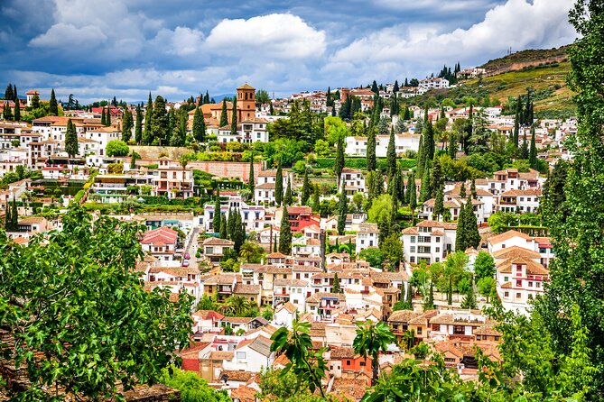 Alhambra&Generalife, Albaicín & Sacromonte Private Tour - Albayzín Quarter Time: Old Streets Without the Stress