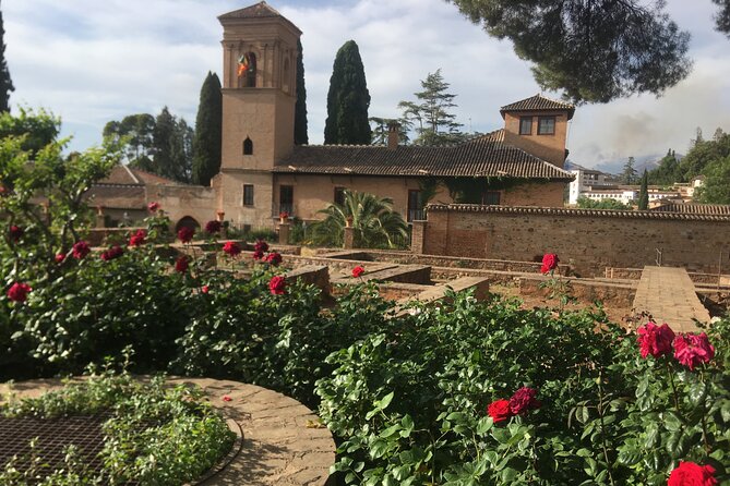 Arabic Private tour Alhambra (Not Included Ticket ) - Generalife: the calmer counterpoint in your 3-hour loop
