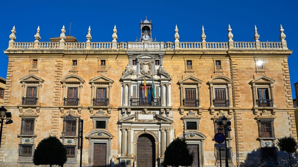 Best of Granada: Private Walking Tour with a Local - Why a private Granada walk beats a group bus stop