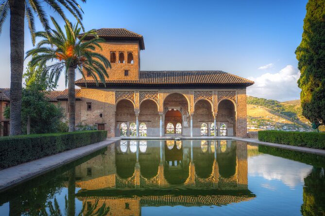 Complete Private Tour of Alhambra with Nasrid Palaces - Start point: where to meet and where your tickets are handled