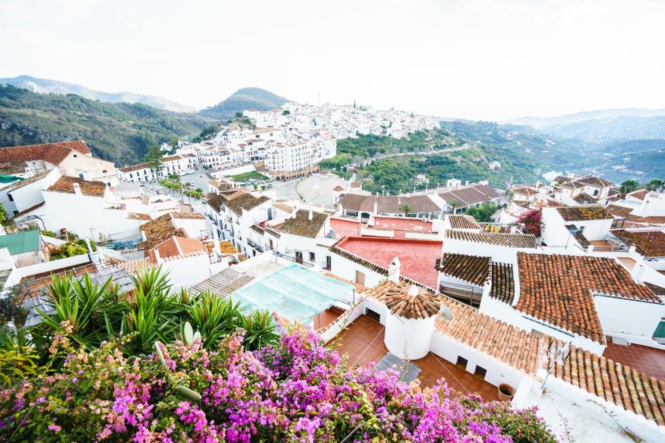 Day Tour to Frigiliana & Nerja from Granada - Nerja: Balcón de Europa sea views and free time for food