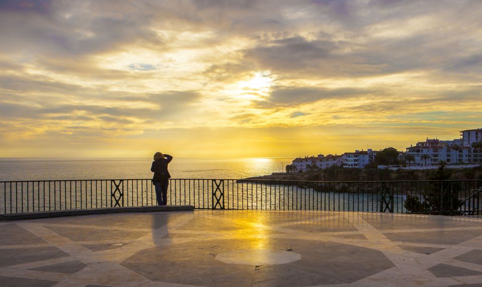 Day Tour to Frigiliana & Nerja from Granada - Getting from Granada to the Málaga coast (without car stress)