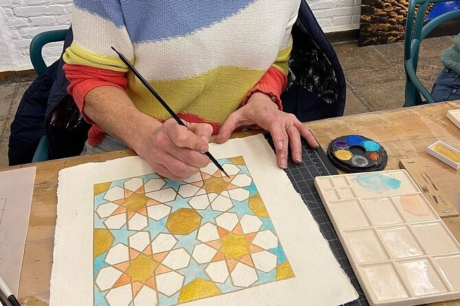 Drawing and Painting Class of Alhambra in Granada - Meeting Point in Centro: Easy to Find, Easy to Start