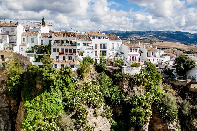 From Granada: Premium Ronda Trip & Guided Highlights Experience - Panoramic viewpoints: where your camera time actually pays off