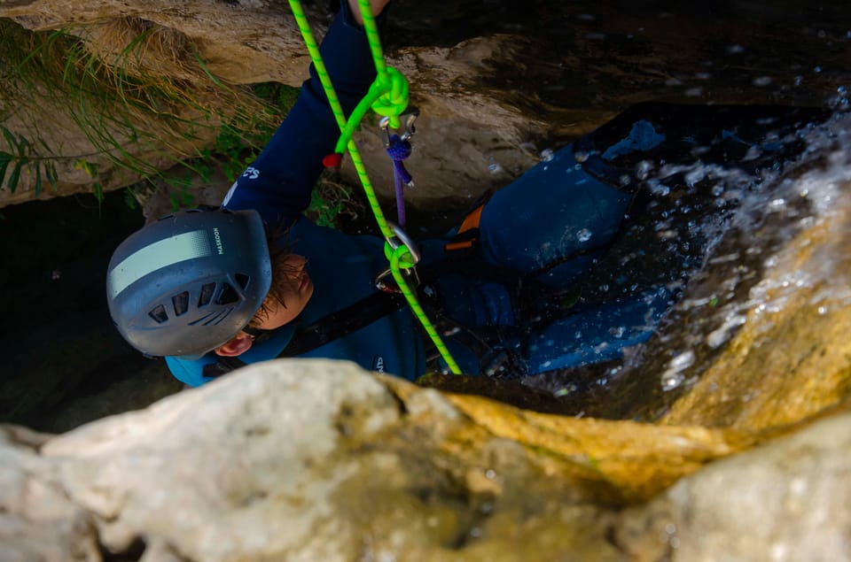 From Granada: Rio Verde Canyoning Tour with Lunch - Meet at Centro Comercial Neptuno and get your kit right