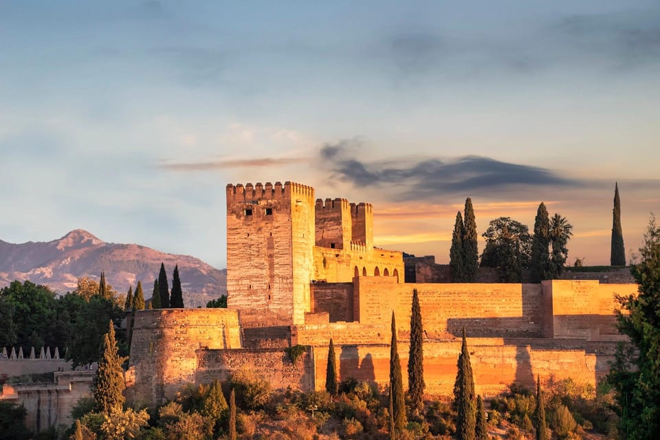 From Málaga: Sunset Alhambra Tour with Tickets - Key points before you go