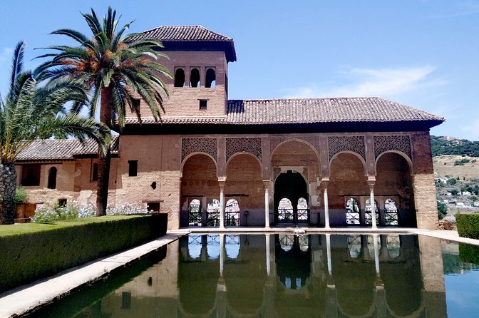 Going to Alhambra? 3 hrs Private Tour! Skip the long lines to visit the Alhambra - The Skip-the-Line Reality (and How to Use It Well)