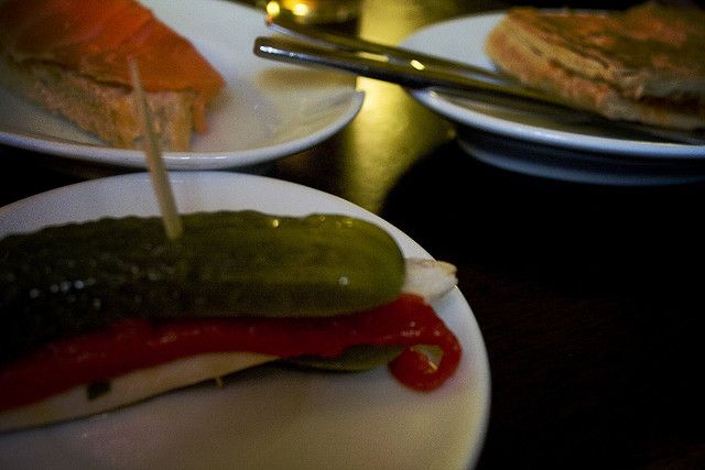 Granada Albaicín: 2.5-Hour Tapas & Drinks Walking Tour - Who should book this Albaicín tapas and drinks walk?