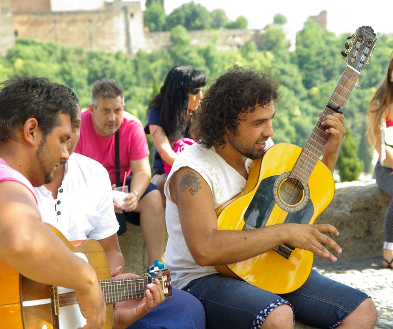 Granada: Albaicín & Sacromonte Walking Tour & Flamenco Show - Key highlights you’ll feel right away