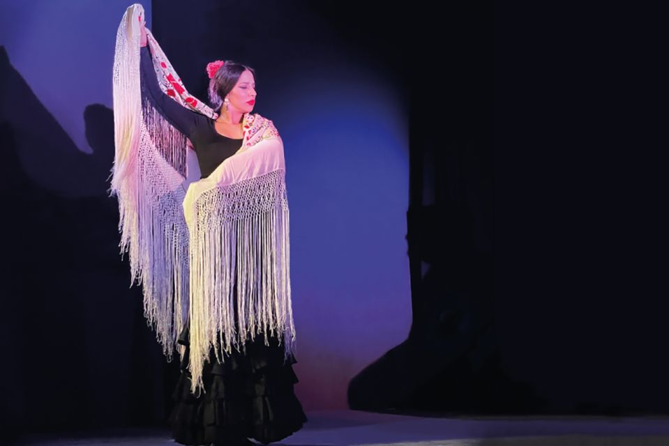 Granada: Albaicín & Sacromonte Walking Tour & Flamenco Show - Plaza de San Nicolás: the Alhambra view stop you’ll remember