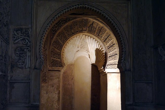 Granada: Alhambra, Albaicin and Sacromonte Guided Tour - What to Wear: Steep Streets, Uneven Ground, and Shoes