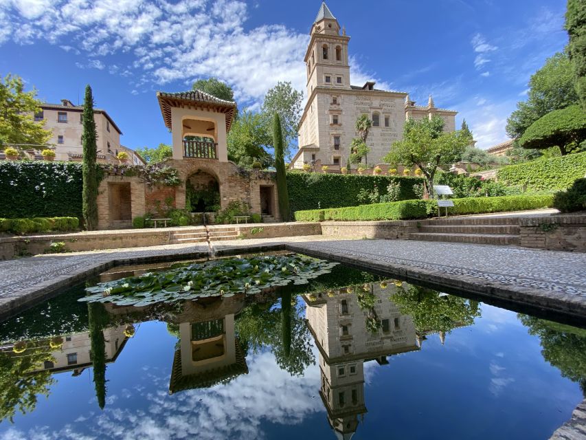 Granada: Alhambra, Alcazaba, and Generalife Private Tour - Nasrid Palaces: Why the Decoration Feels Understandable
