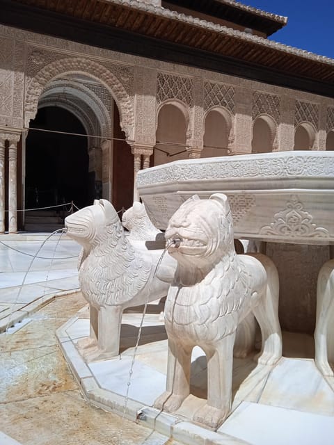 Granada: Alhambra, Alcazaba, and Nasrid Palaces Tour - El Partal: a quick taste of the view-and-garden mood
