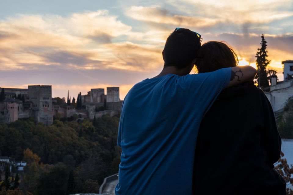 Granada: Alhambra and City Private Tour - Albaicin narrow streets and the climb to Mirador de San Nicolás
